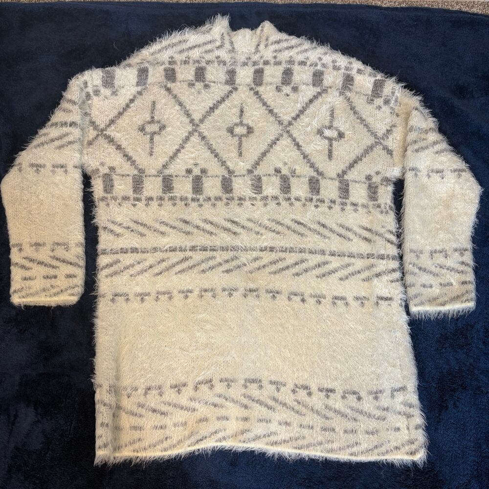 Knox Rose Cardigan Women L Cream Gray Fuzzy Eyelash Knit Geometric Boho - Picture 6 of 9